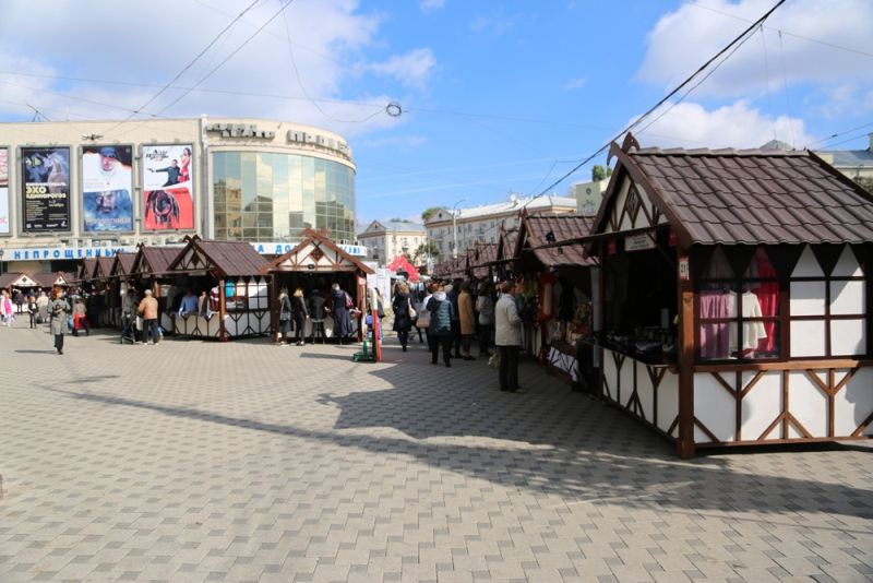 Воронежские ярмарки. Ярмарка Воронеж. Воронеж торговая площадь. Ярмарка Минпромторга Воронеж фото. Ярмарка Минпромторга Воронеж фото палатки.